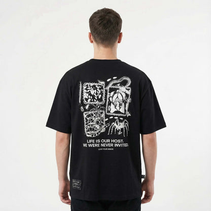 Czarna Koszulka Oversize z Nadrukiem LIFE IS OUR HOST