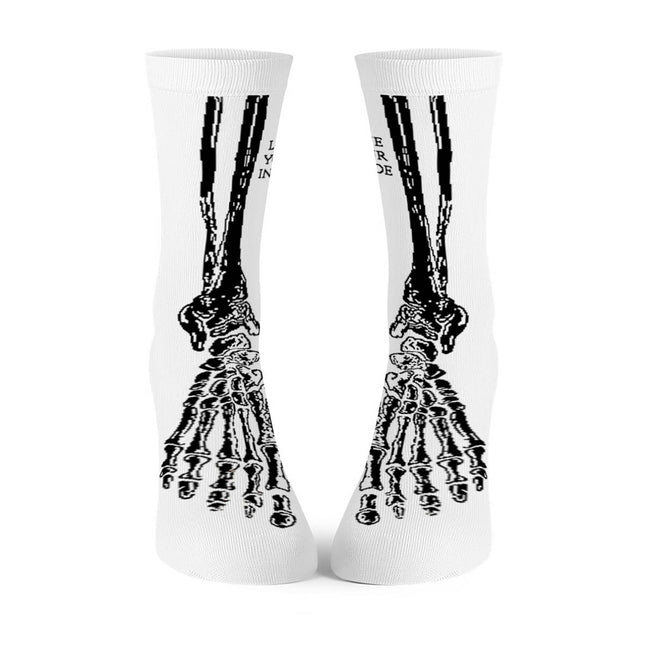 Białe długie skarpety z wzorem kości stopy - widok od przodu, Love Your Inside